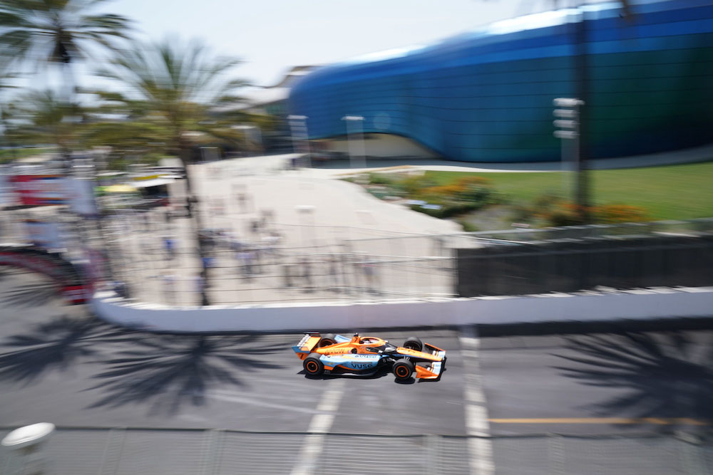 Felix Rosenqvist (ARROW McLaren SP) durante el Acura Grand Prix of Long Beach de la NTT INDYCAR SERIES 2022 (FOTO: Gustavo Rosso)